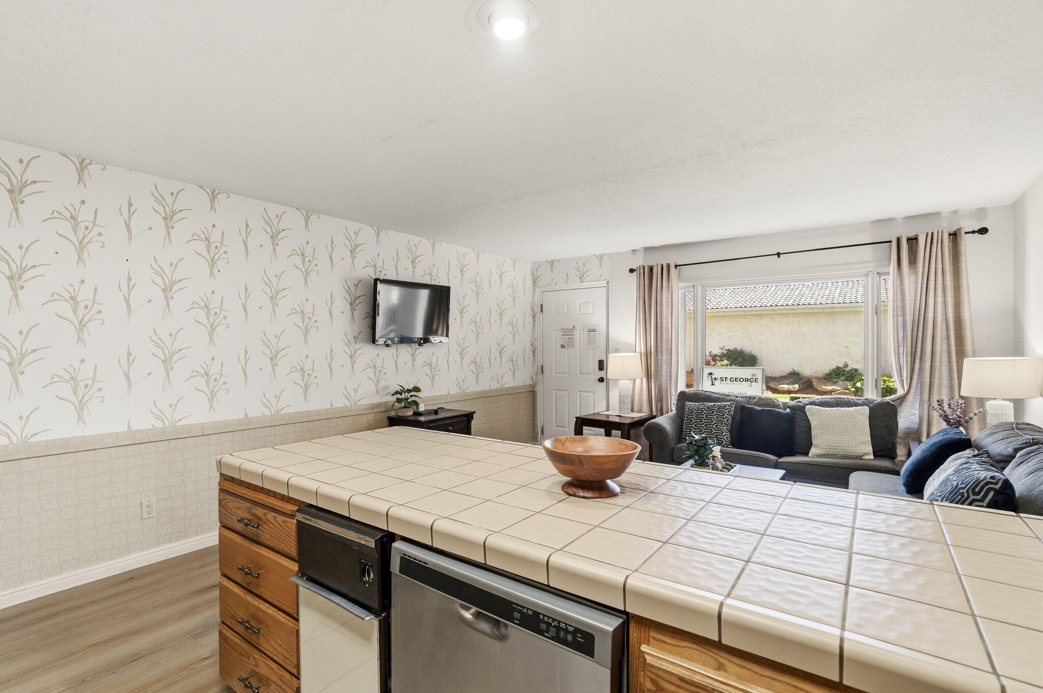LAS PALMAS RESORT CONDOS - Residential