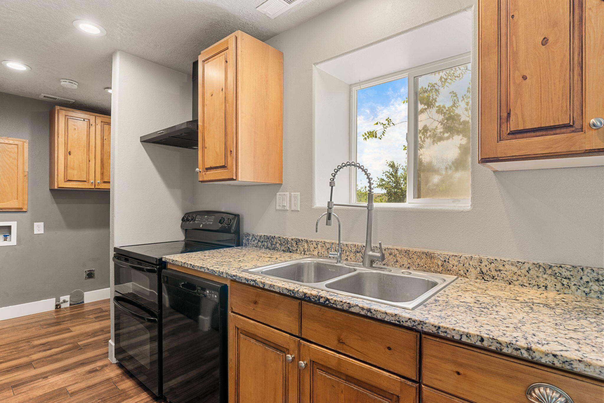 TOQUERVILLE TOWNSITE - Residential