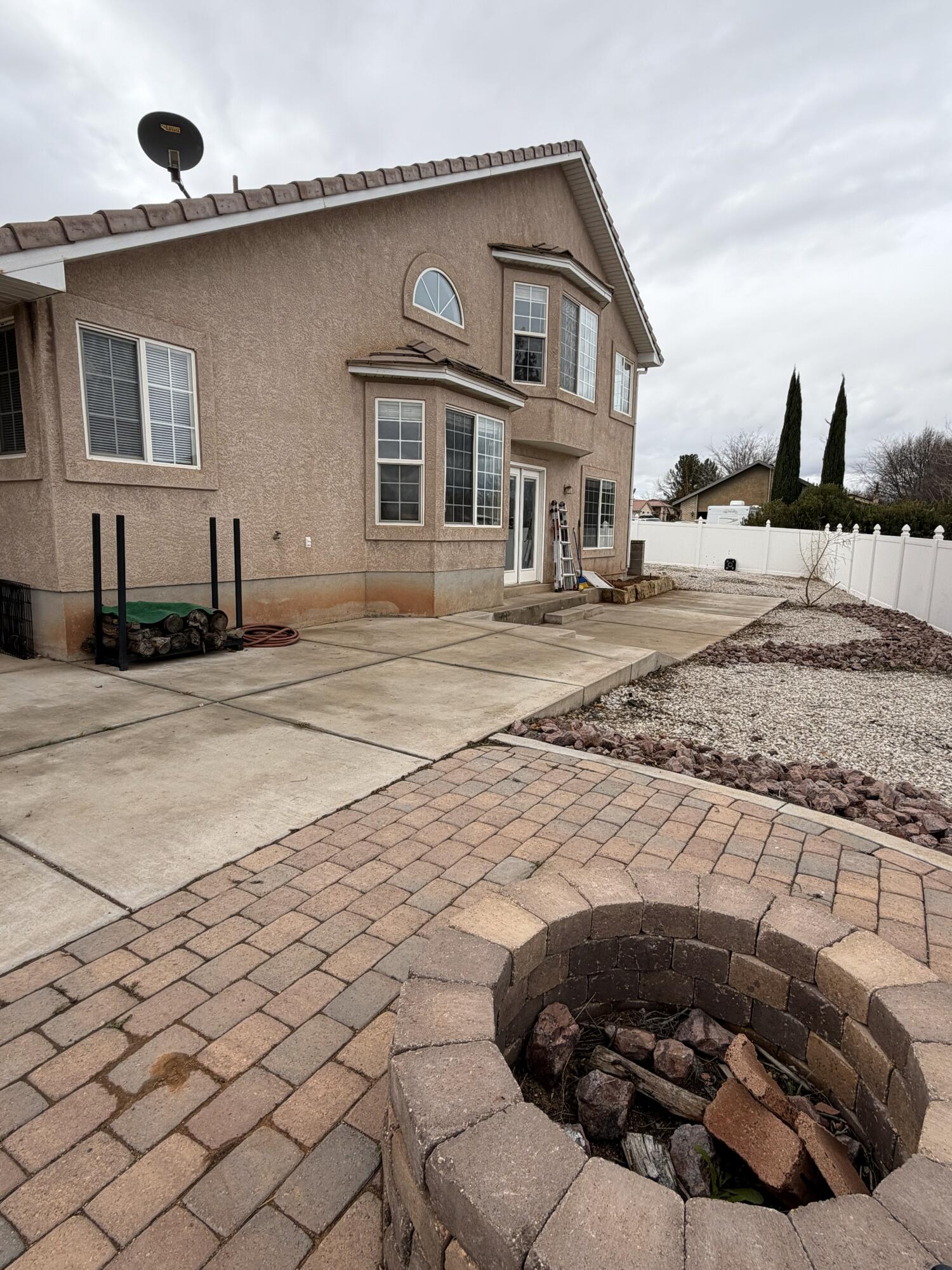BLOOMINGTON HILLS - Residential