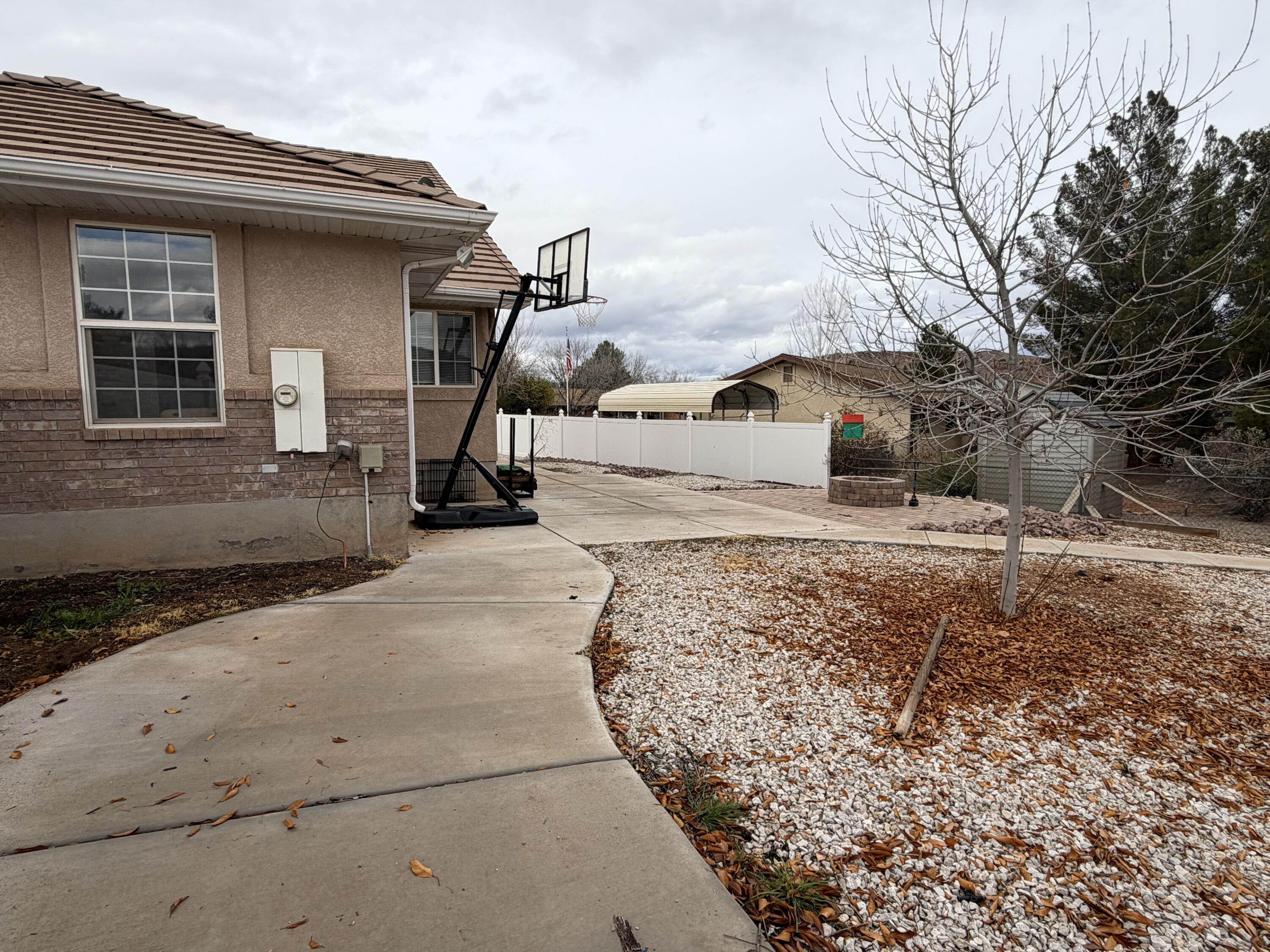 BLOOMINGTON HILLS - Residential