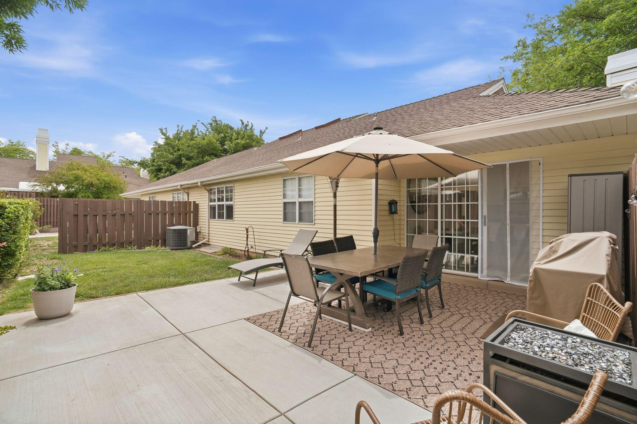 RED CANYON TOWNHOMES - Residential