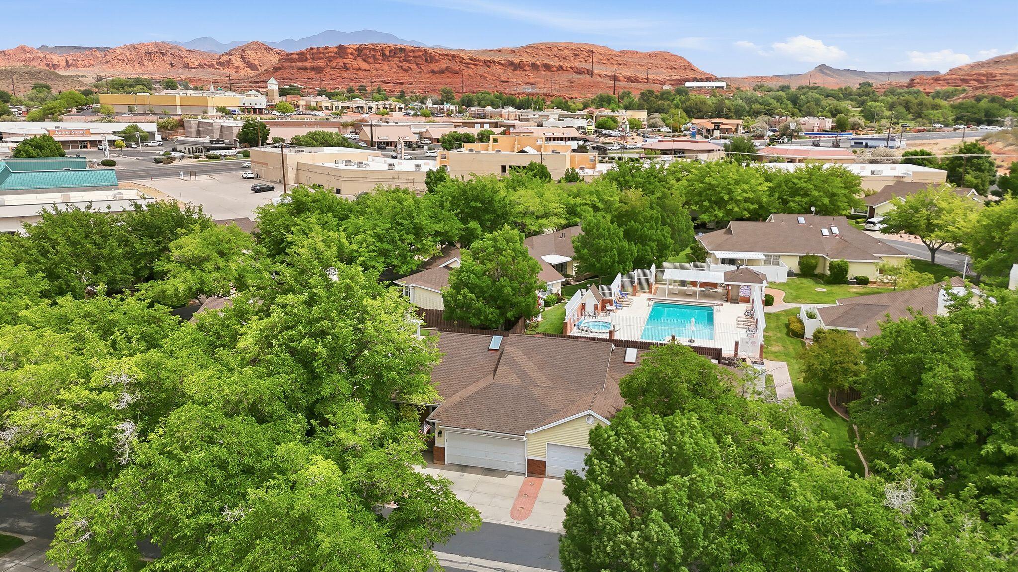RED CANYON TOWNHOMES - Residential