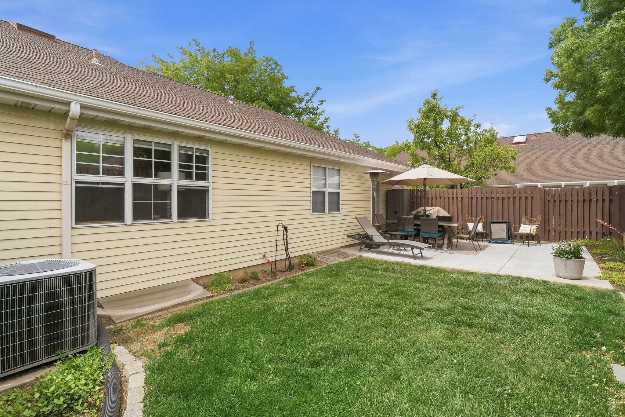 RED CANYON TOWNHOMES - Residential