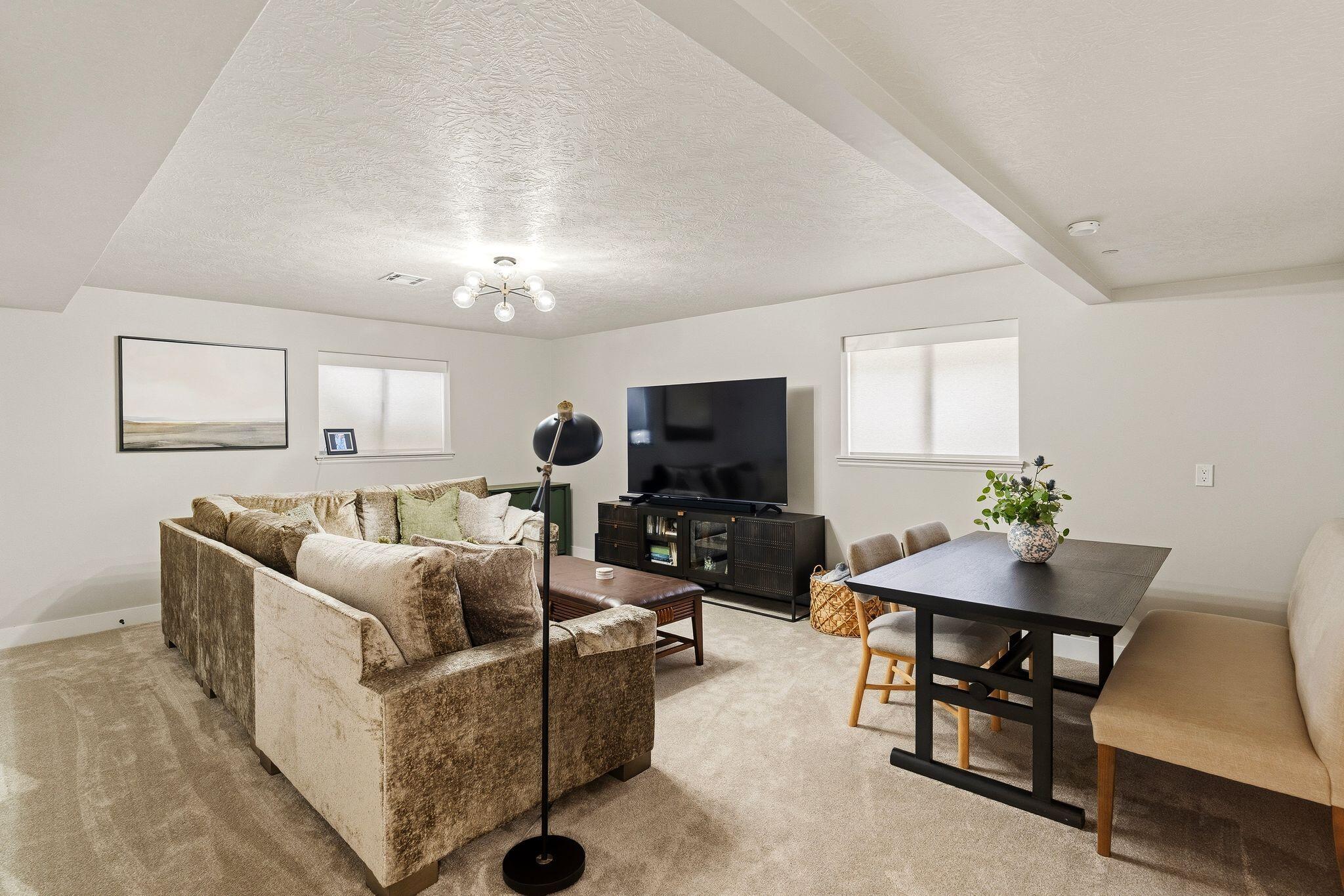 RED CANYON TOWNHOMES - Residential
