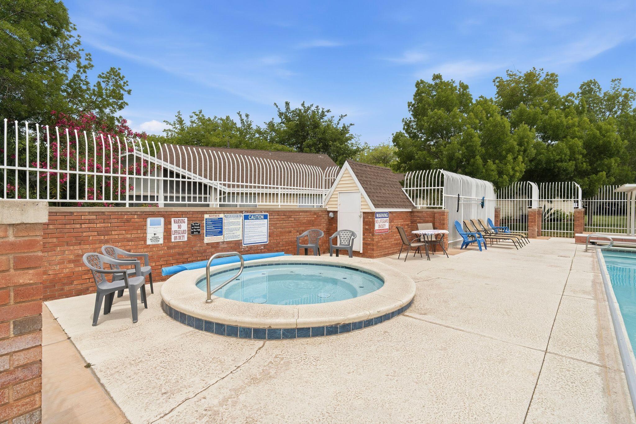 RED CANYON TOWNHOMES - Residential