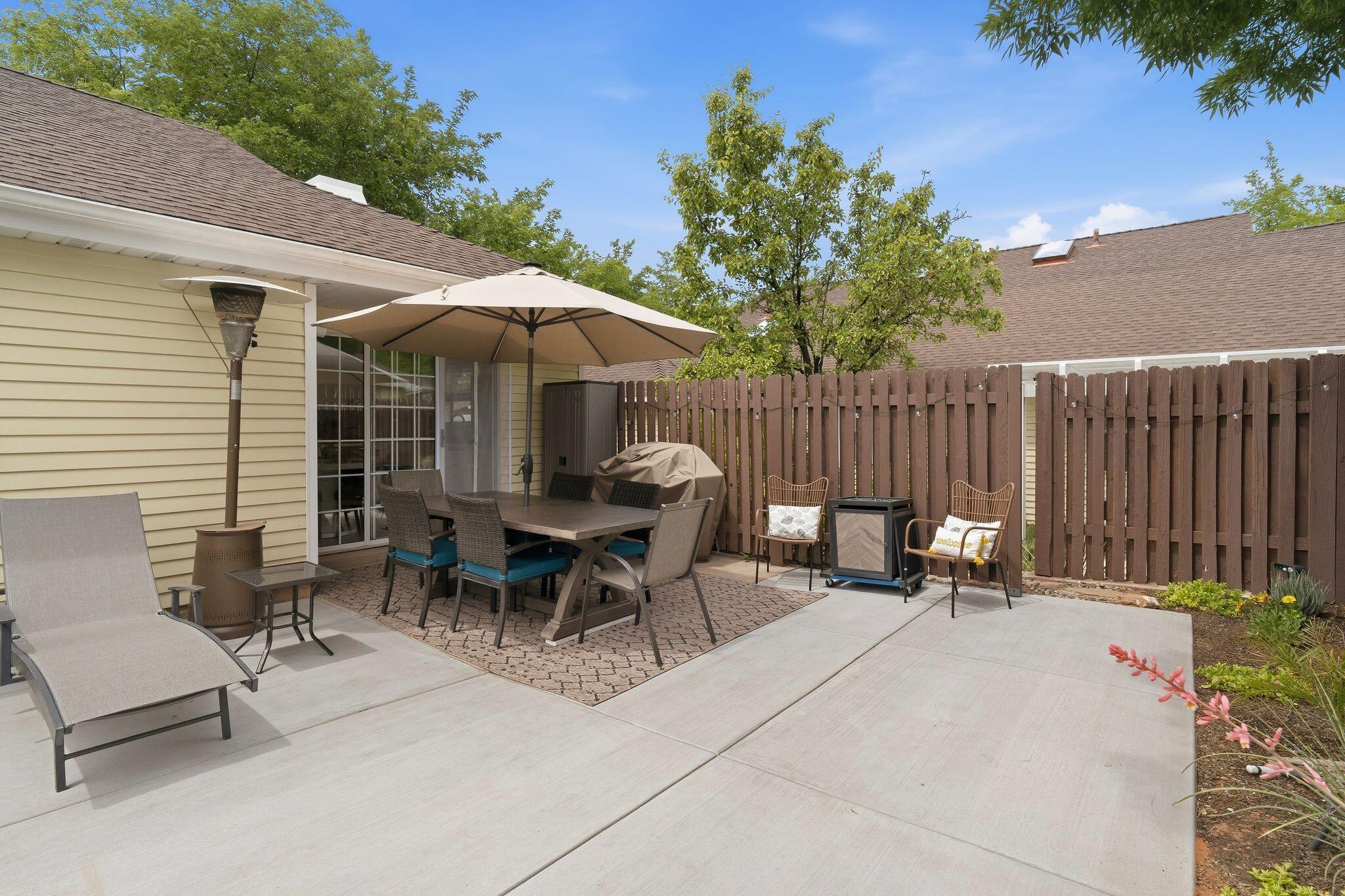 RED CANYON TOWNHOMES - Residential