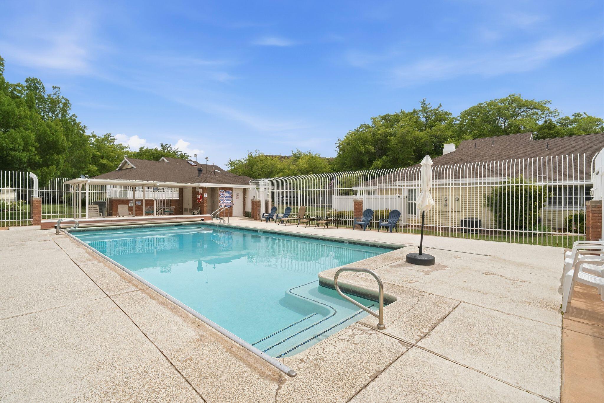 RED CANYON TOWNHOMES - Residential