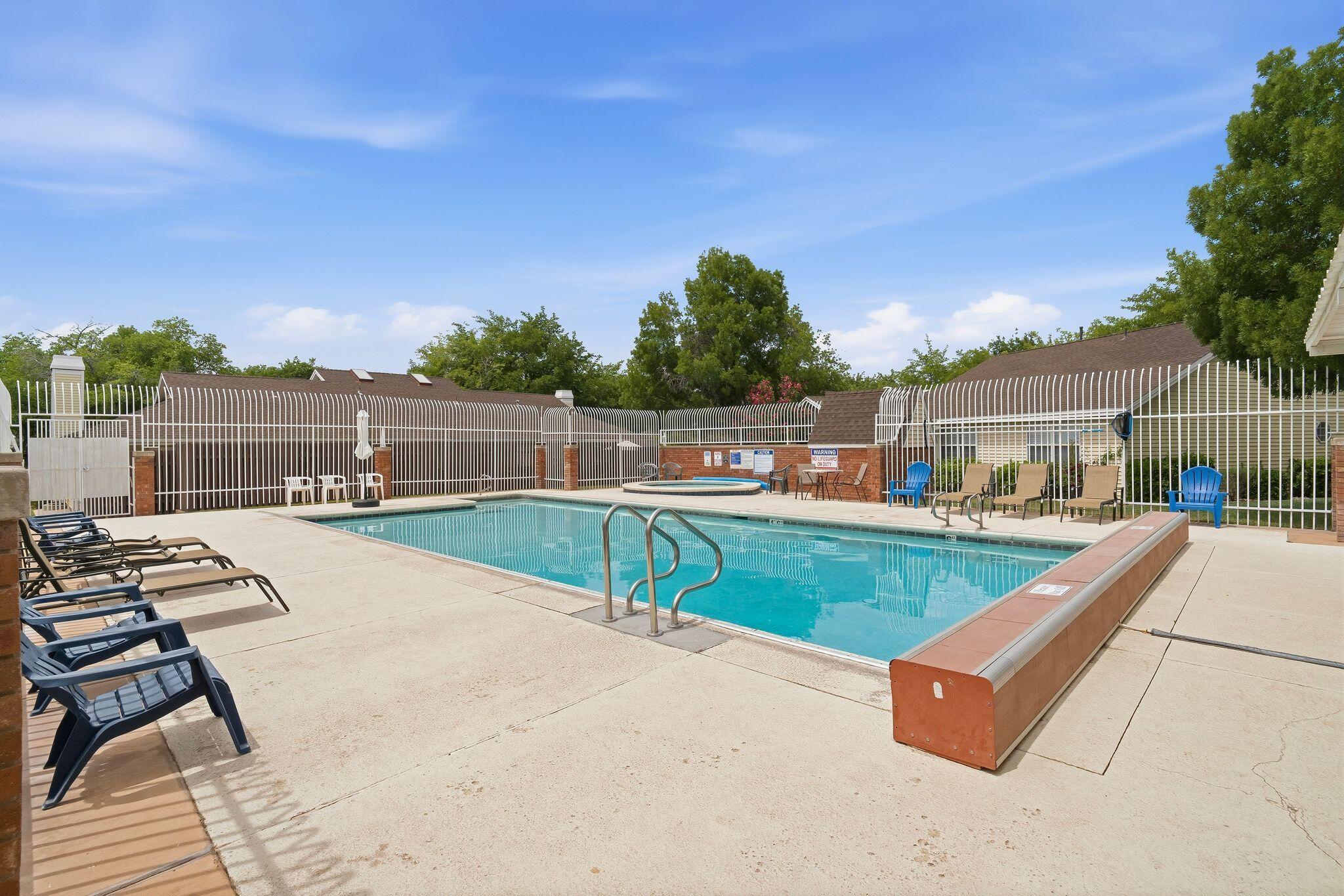 RED CANYON TOWNHOMES - Residential