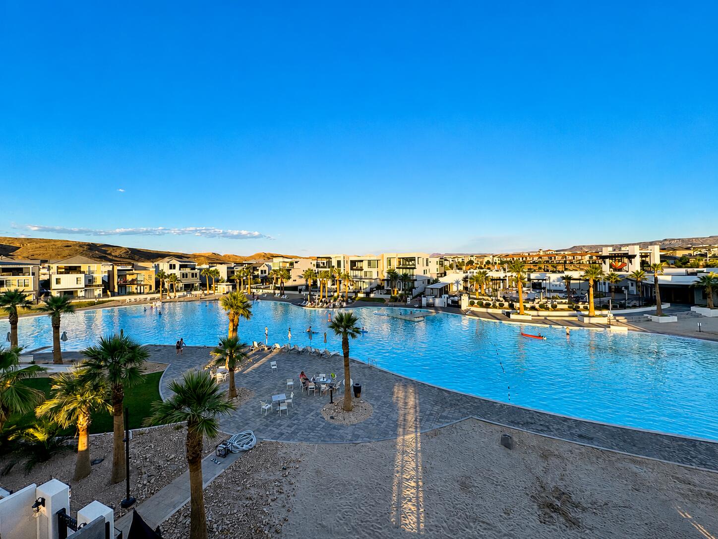 DESERT COLOR SHORES & RESORT WATERS EDGE - Land