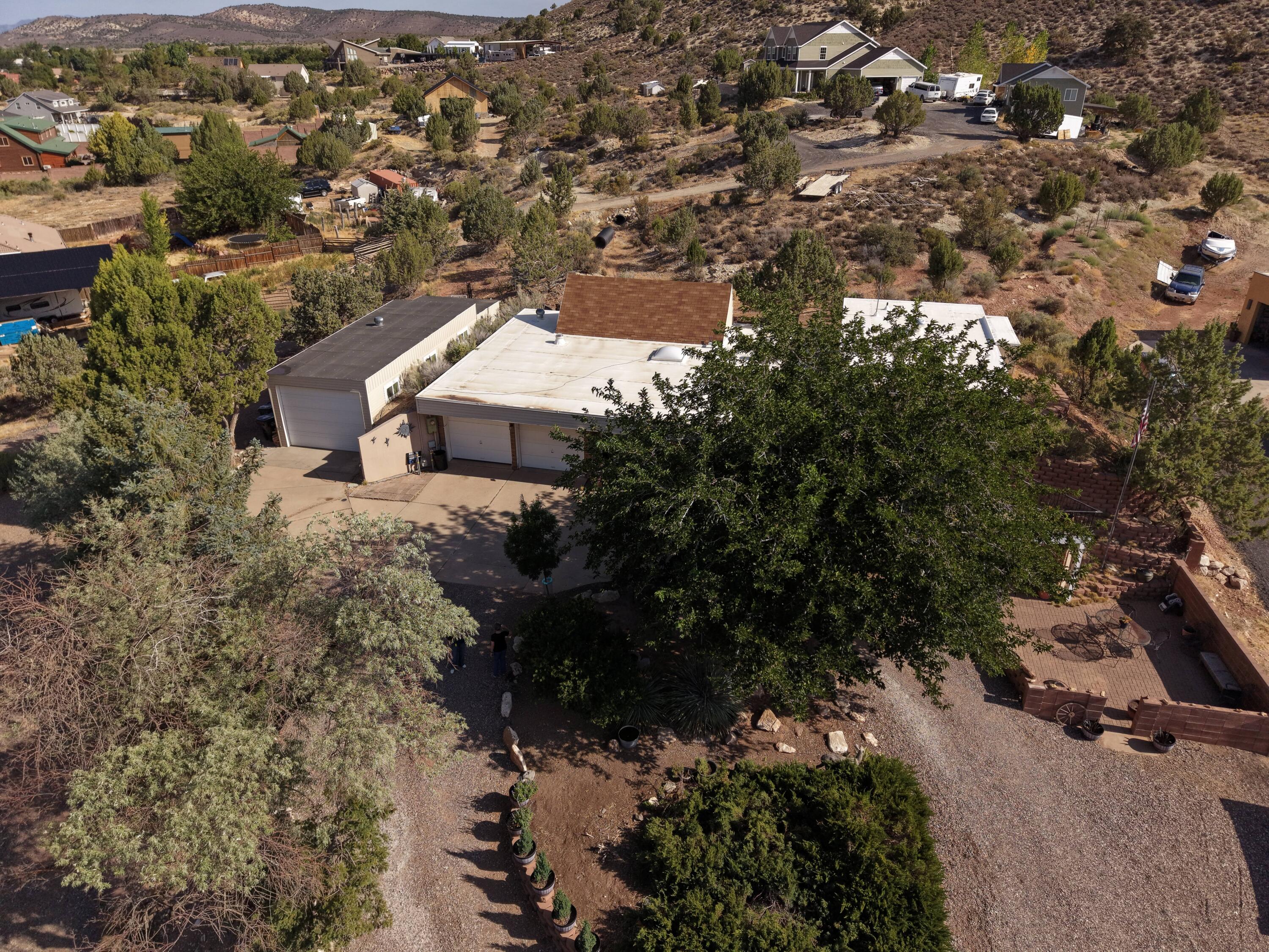 DIAMOND VALLEY ACRES - Residential