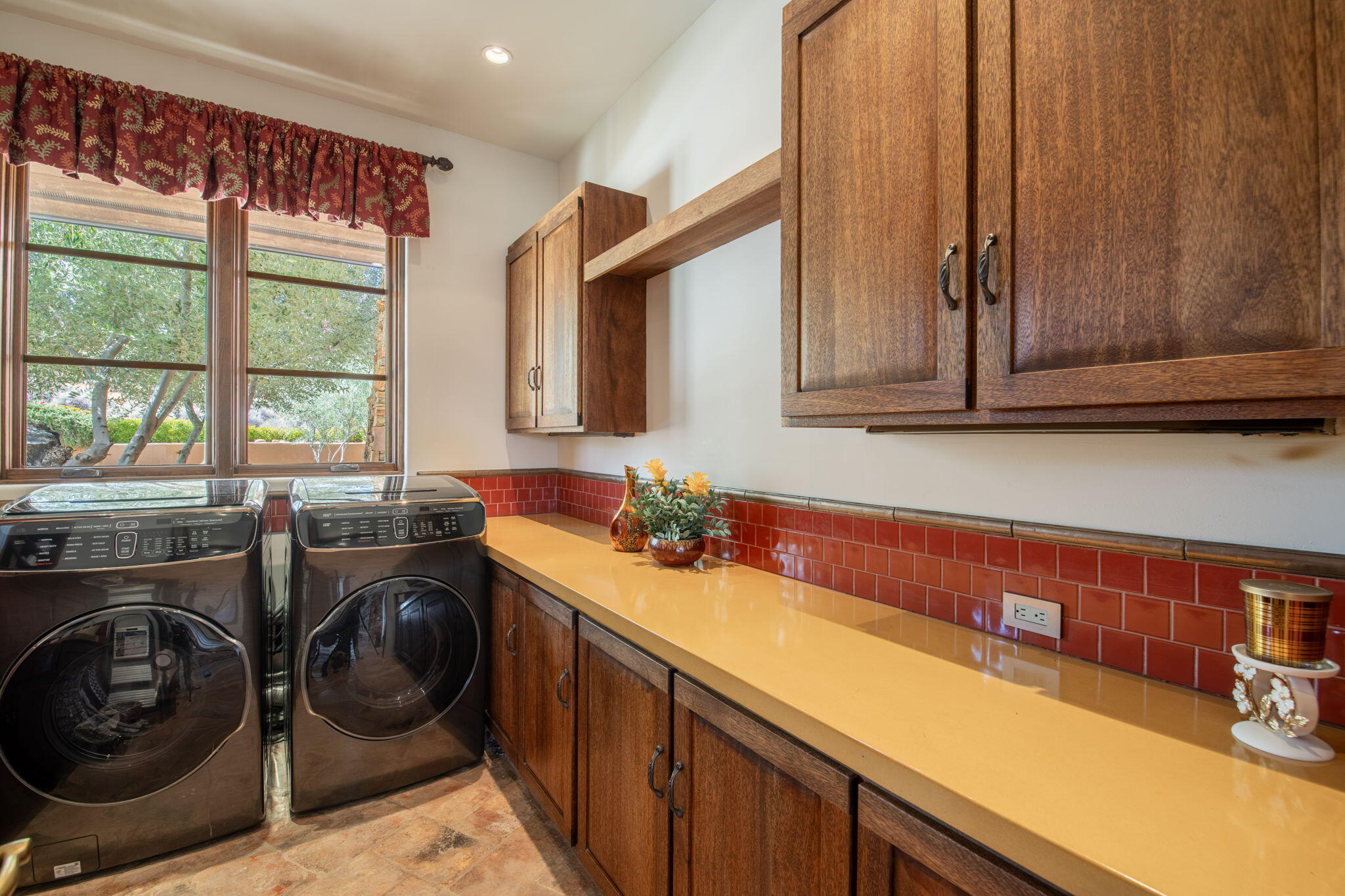 NORTHBRIDGE ESTATES - Residential