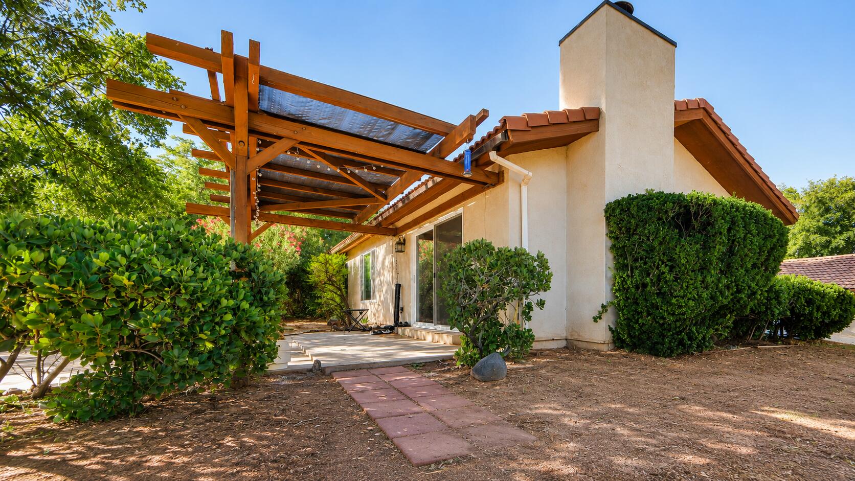 Thoughtfully updated and move-in ready in the desirable Sunflower community. Enjoy beautiful mature trees with plenty of shade, creating a peaceful, park-like setting that's hard to find. Conveniently located near the hospital, shopping, dining, parks, and easy freeway access. Community amenities include a pool, pickleball and tennis courts, clubhouse, playground, and secured RV/boat storage.