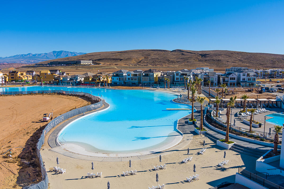 DESERT COLOR RESORT - Residential