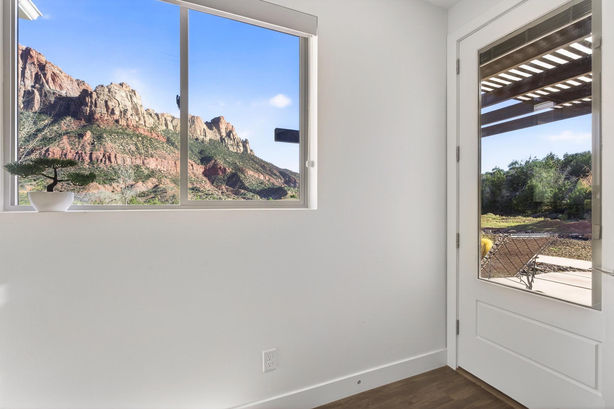 MOENAVE CONDO - Residential