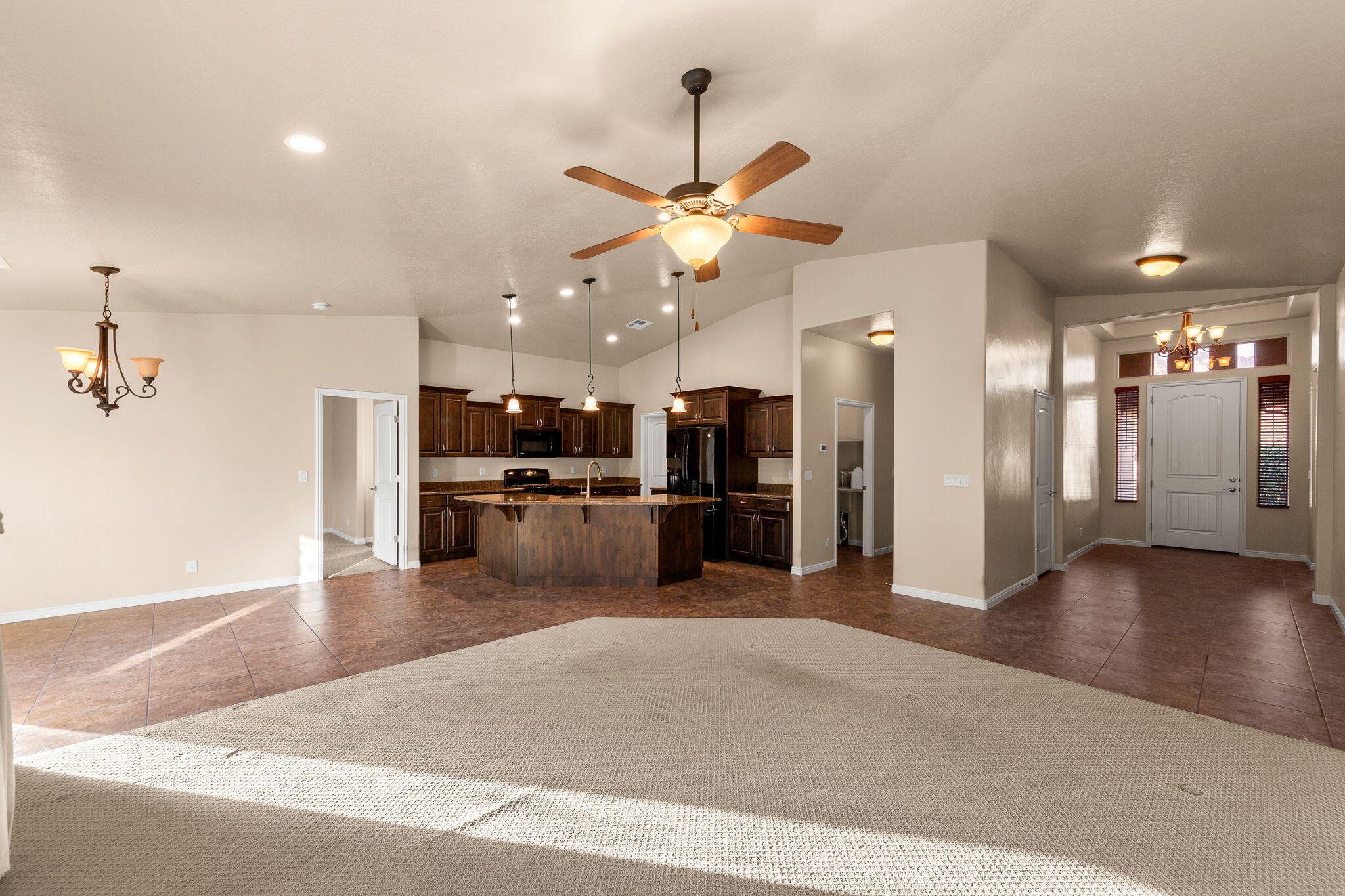 DESERT ROSE - Residential