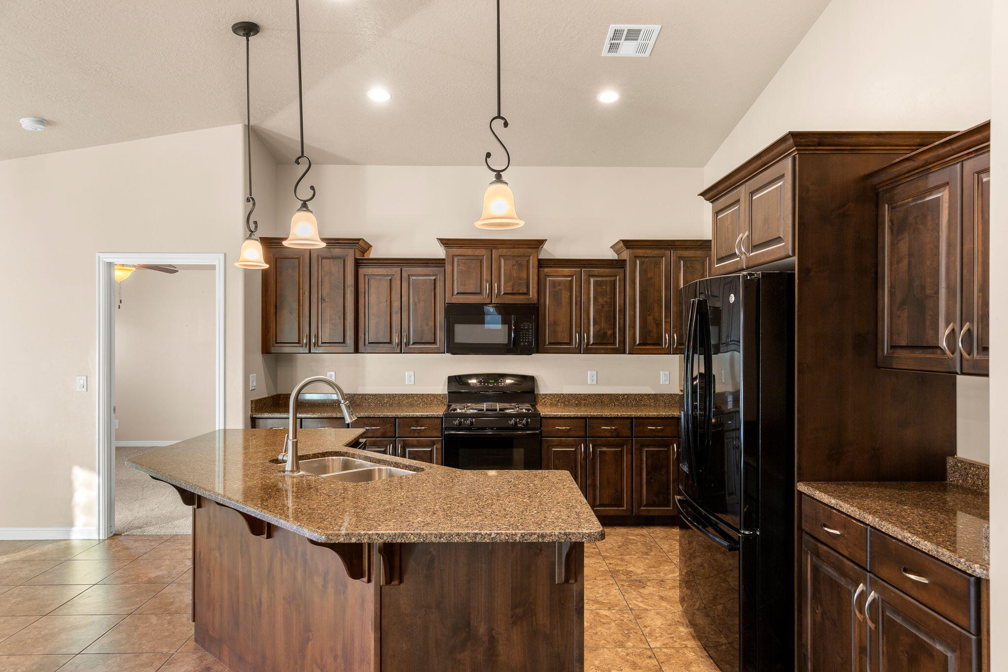 DESERT ROSE - Residential