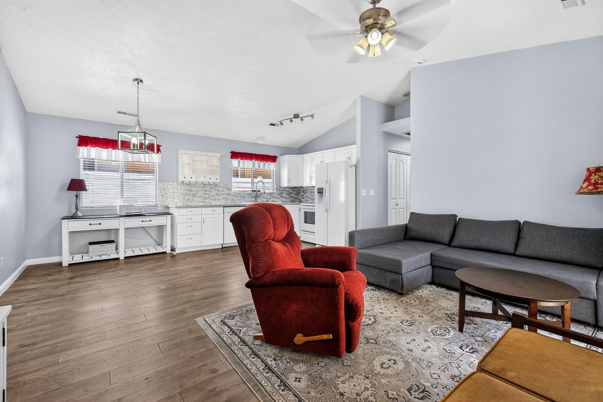RIDGEPOINTE - Residential
