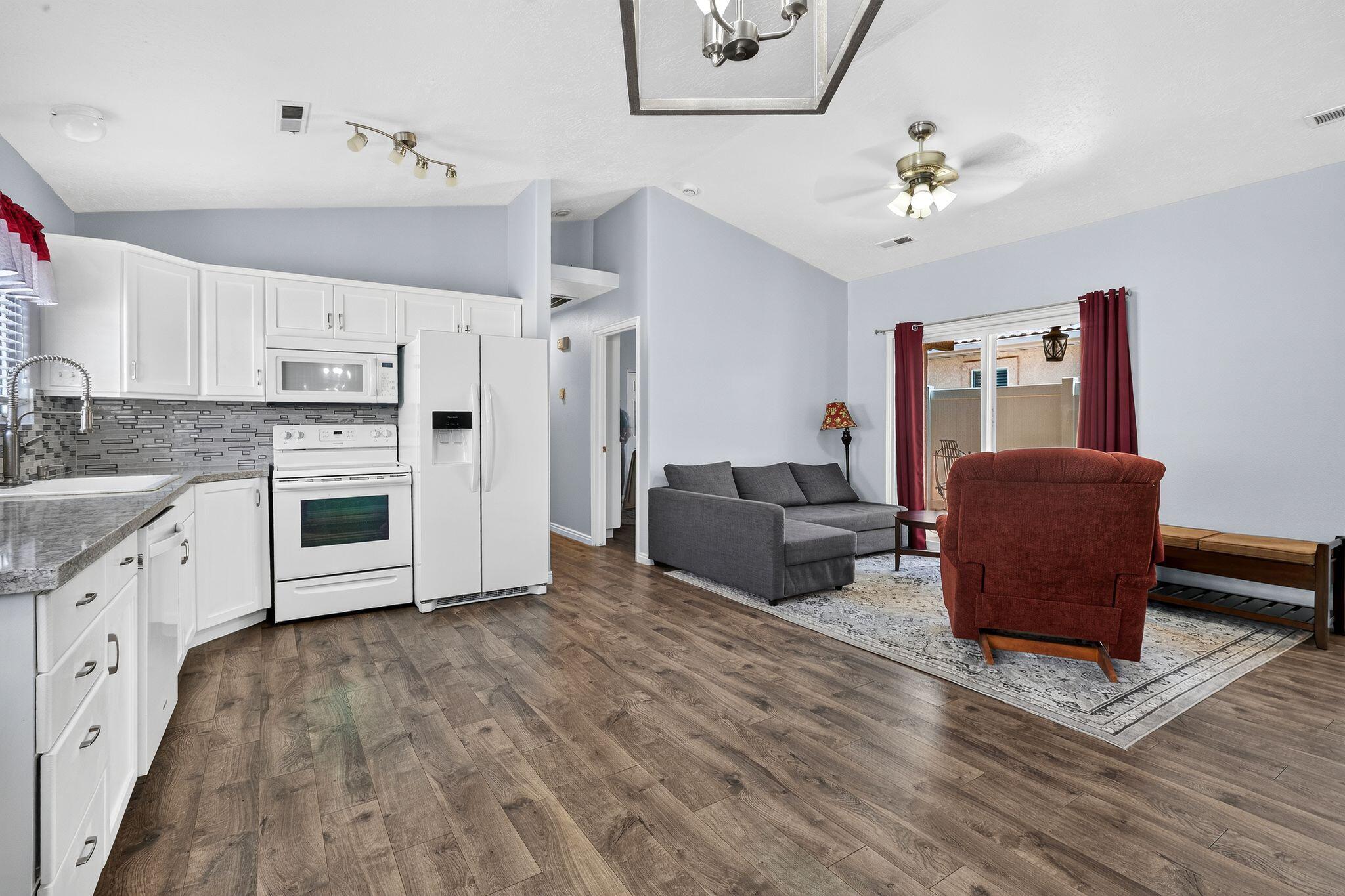 RIDGEPOINTE - Residential