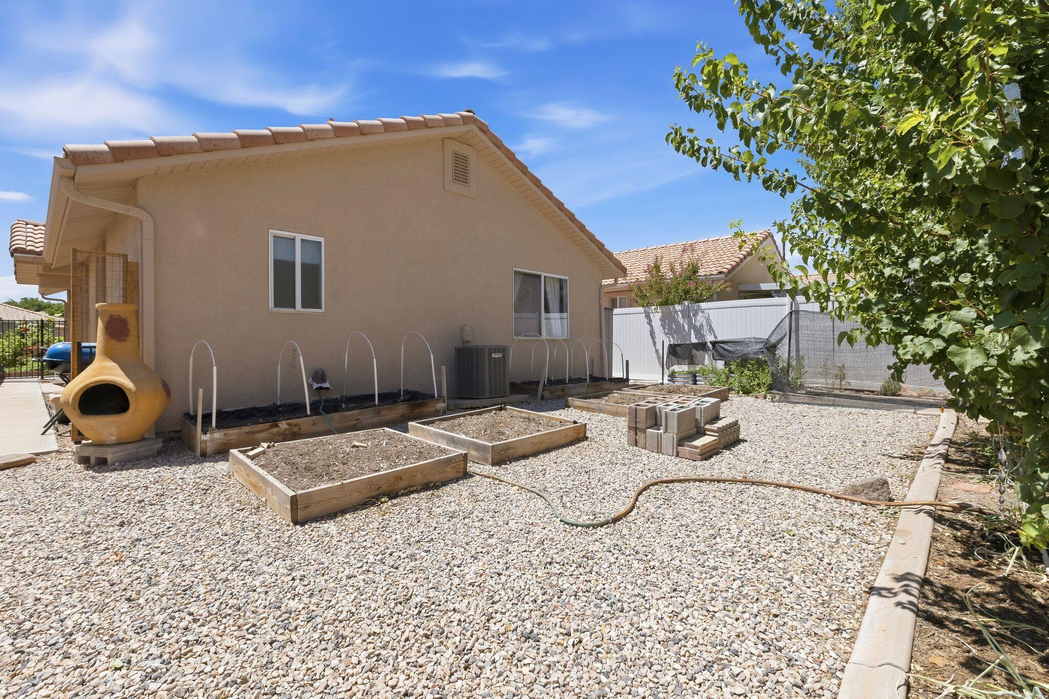 RIDGEPOINTE - Residential