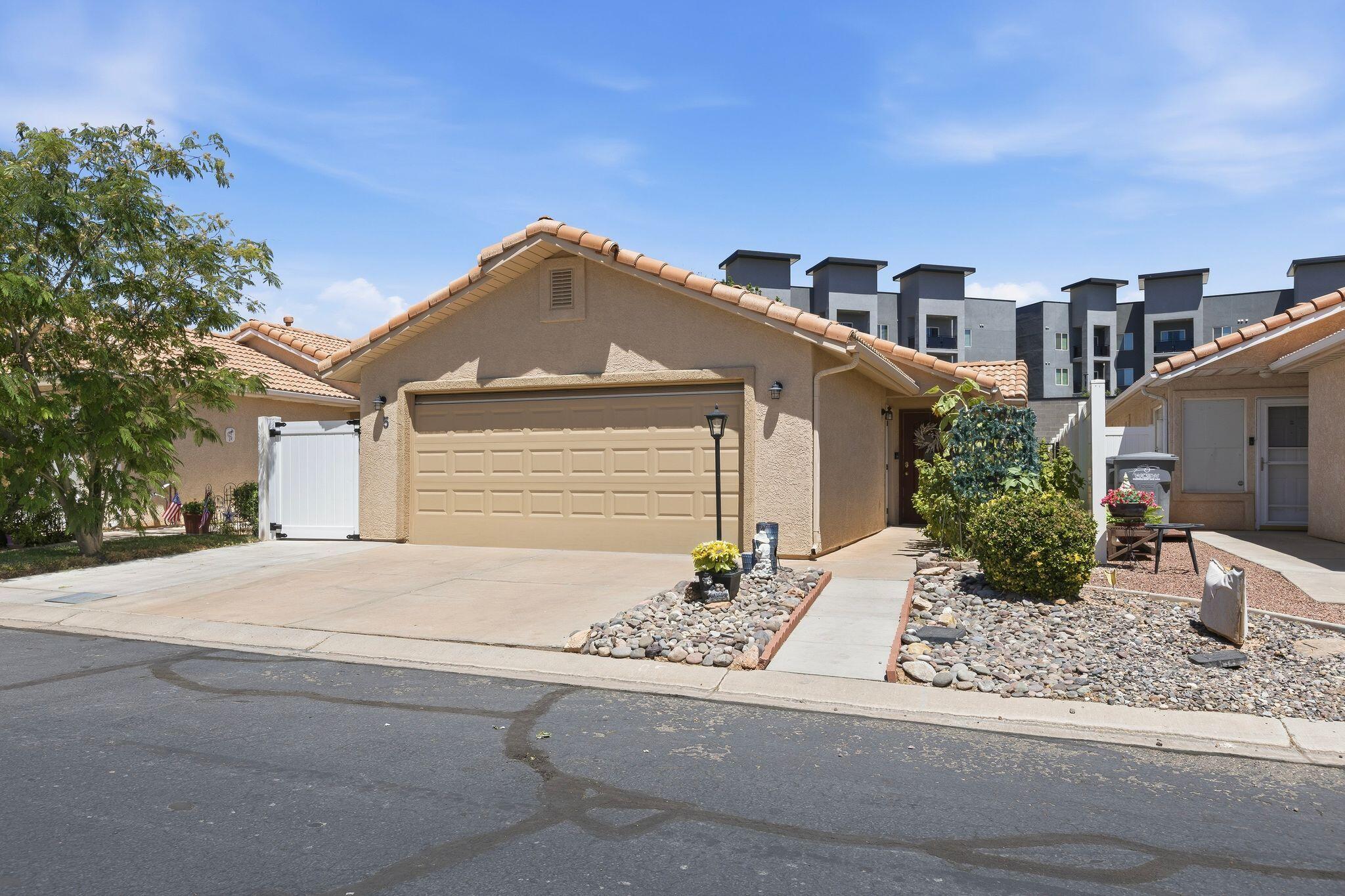 RIDGEPOINTE - Residential