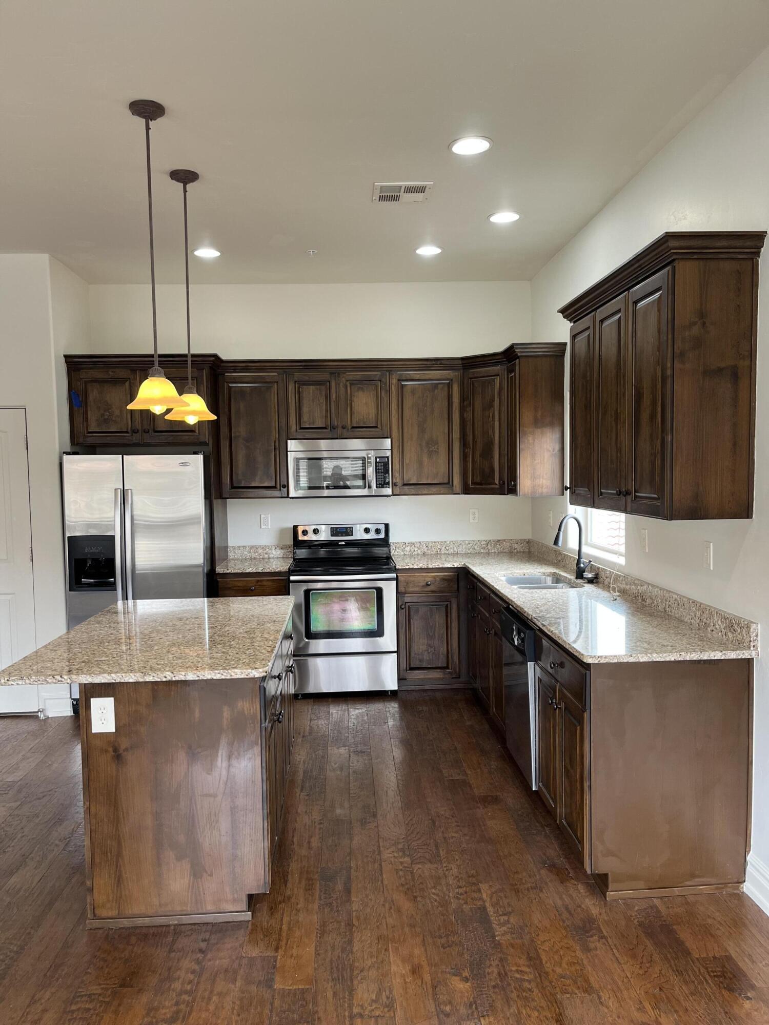 BELLA TERRAZZA AT SUNBROOK - Residential