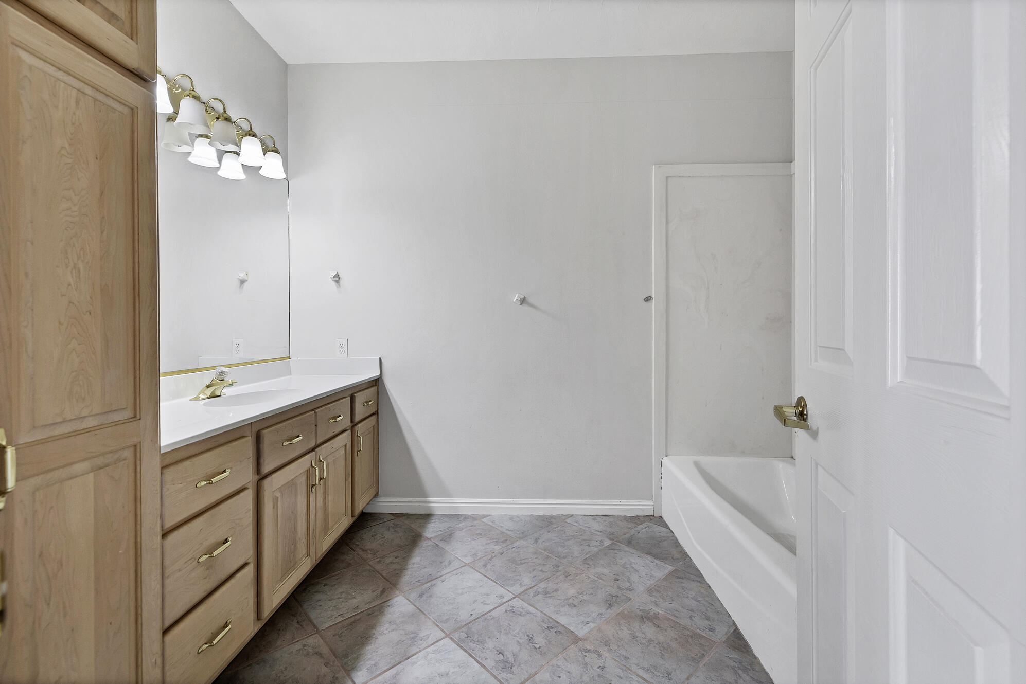 TAMARACK RIDGE ESTATES - Residential