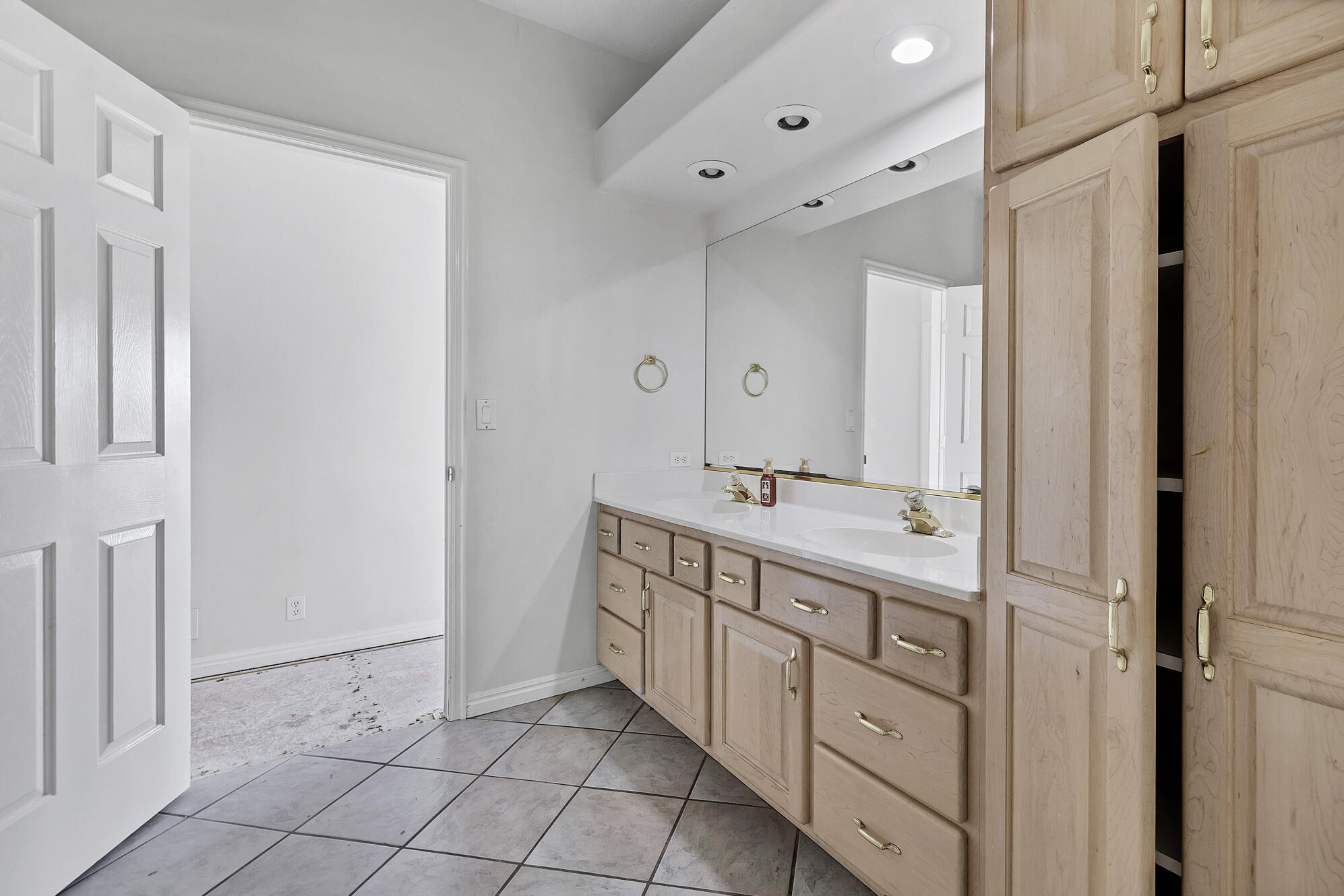 TAMARACK RIDGE ESTATES - Residential