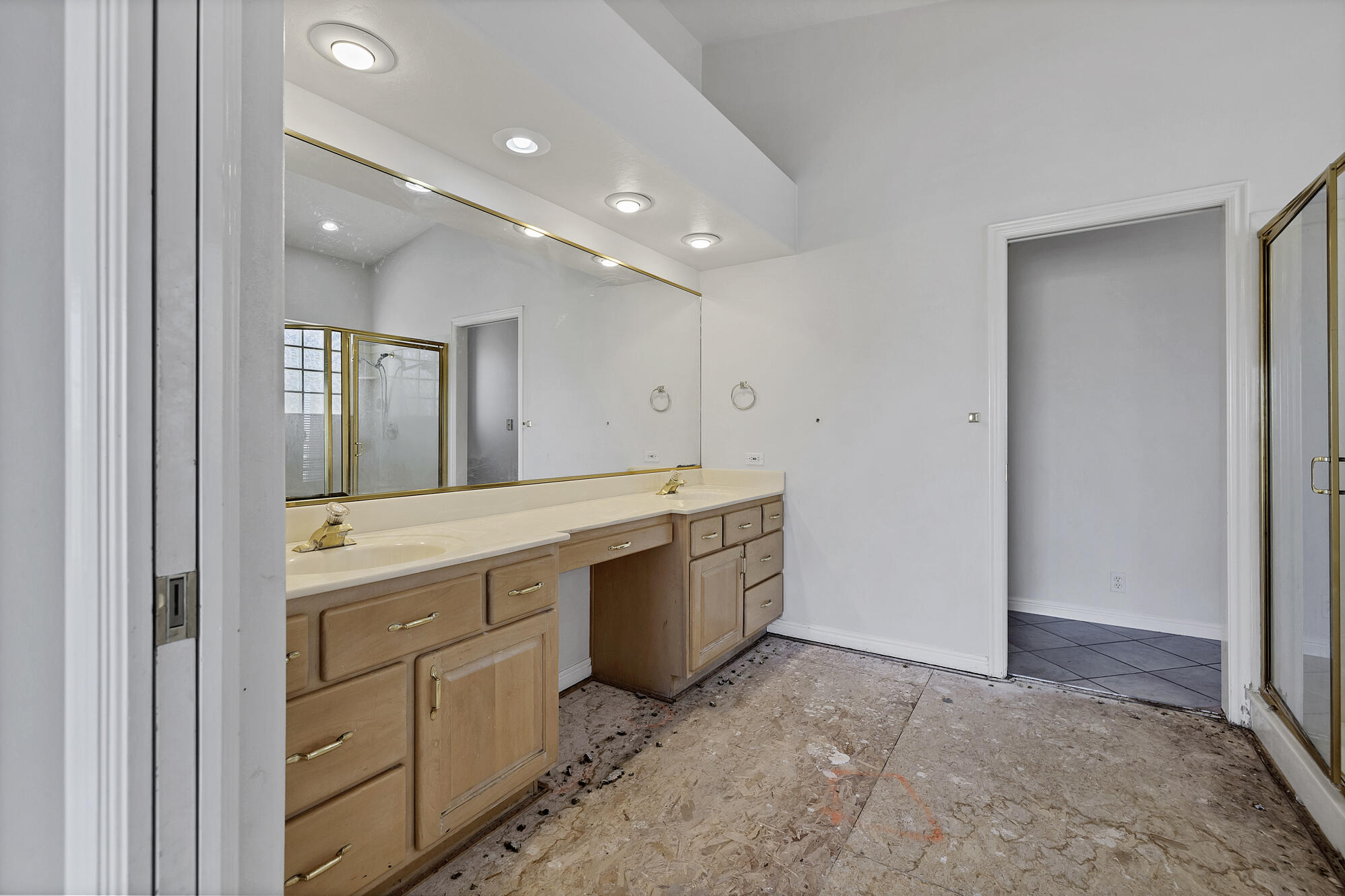 TAMARACK RIDGE ESTATES - Residential
