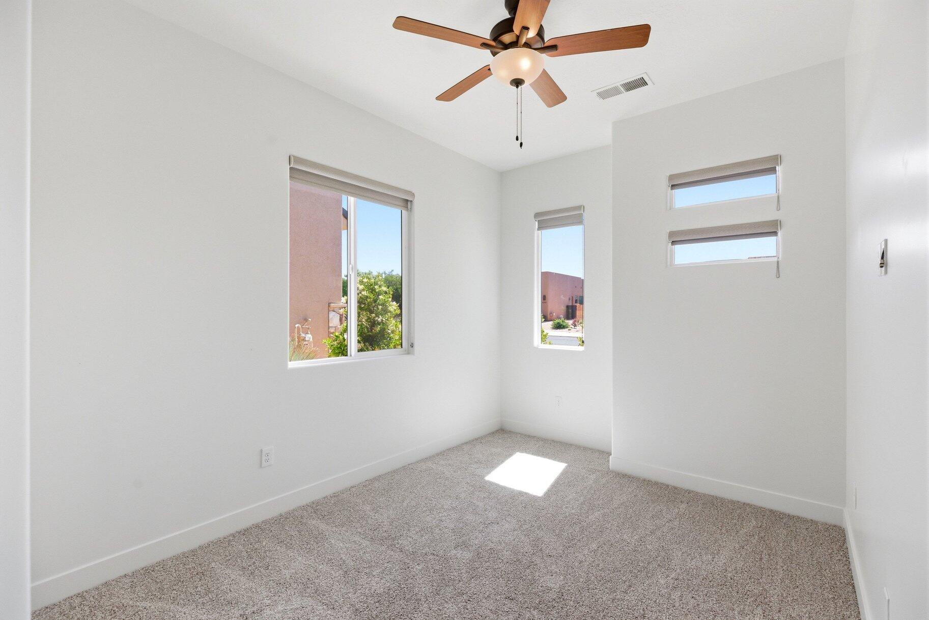 LEDGES OF SG WHITE ROCKS - Residential