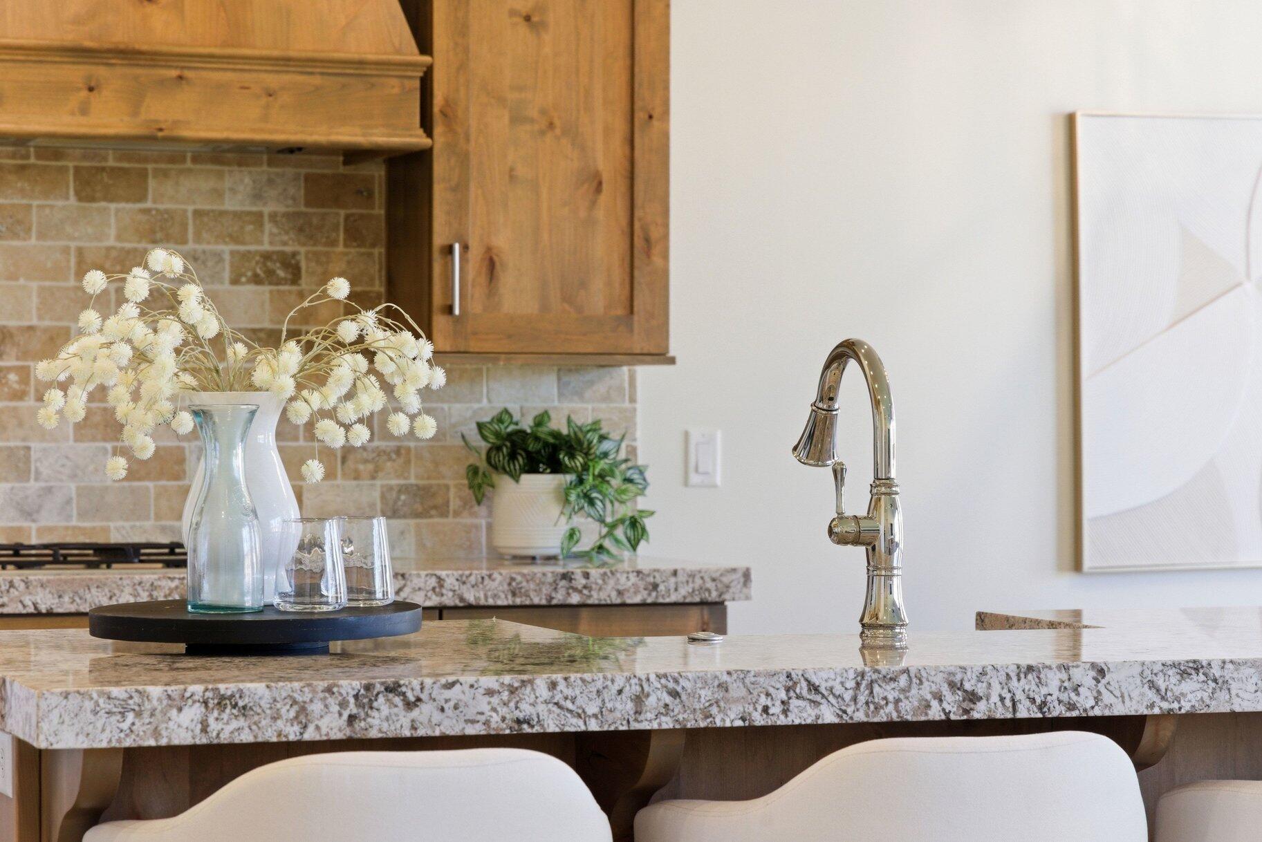 LEDGES OF SG WHITE ROCKS - Residential