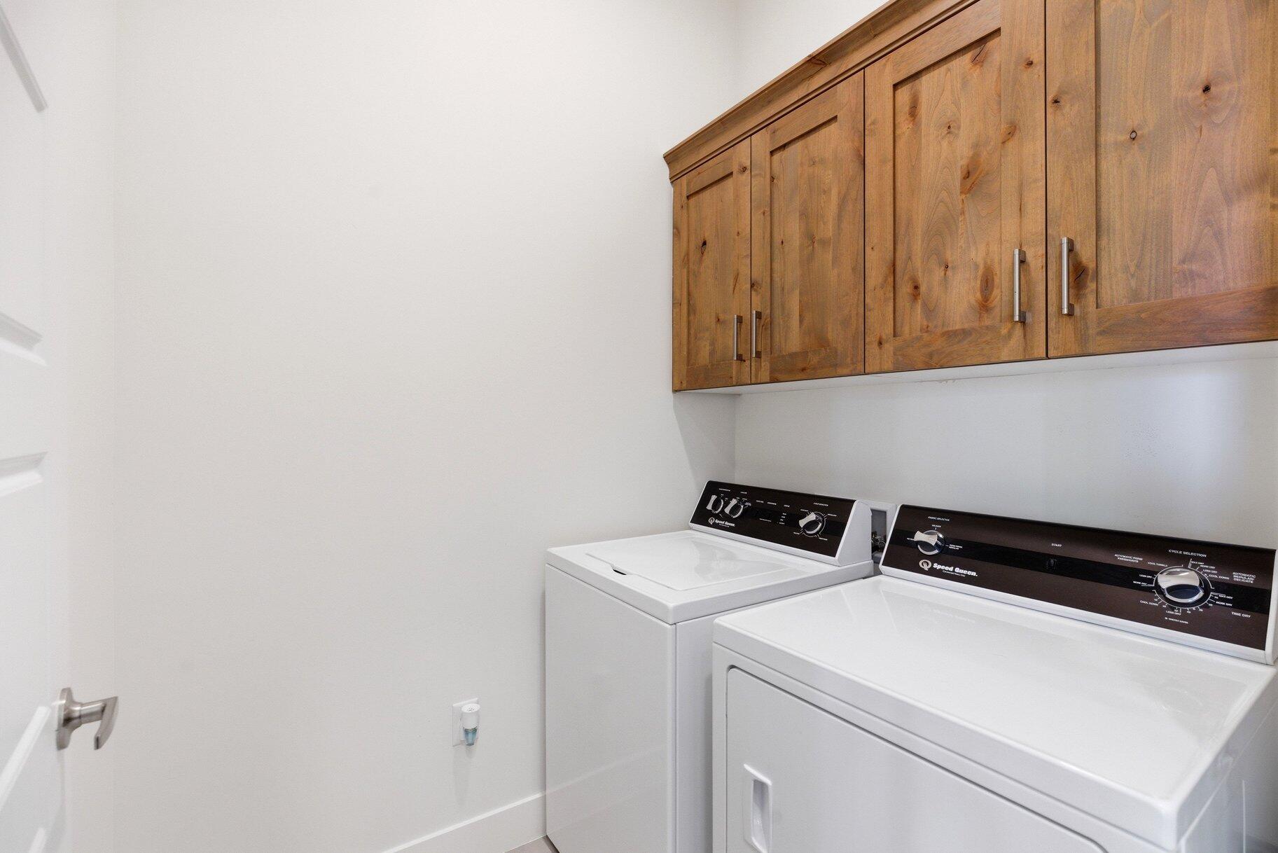 LEDGES OF SG WHITE ROCKS - Residential