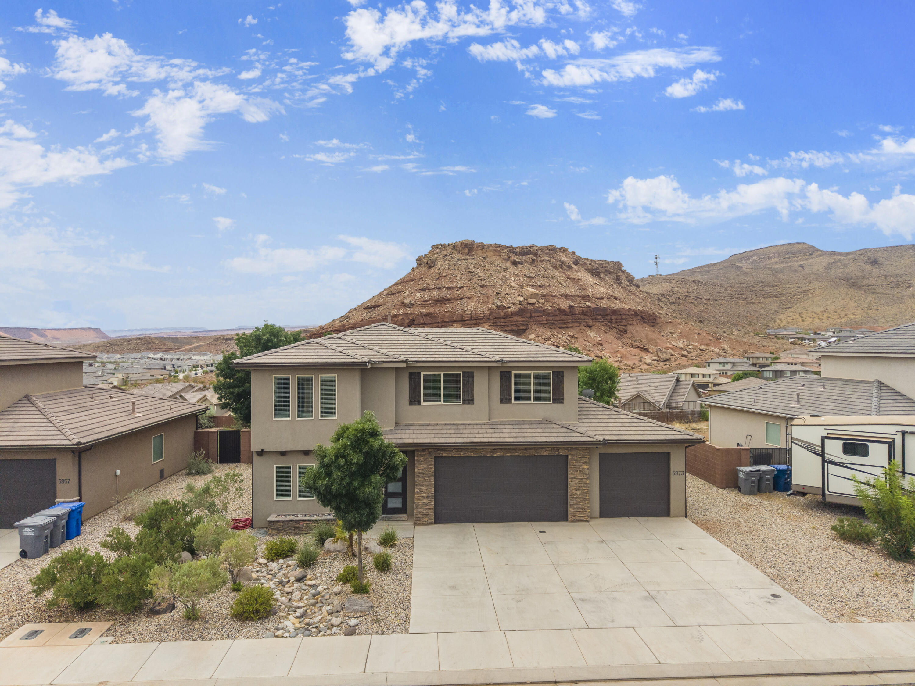 DESERT CREST - Residential