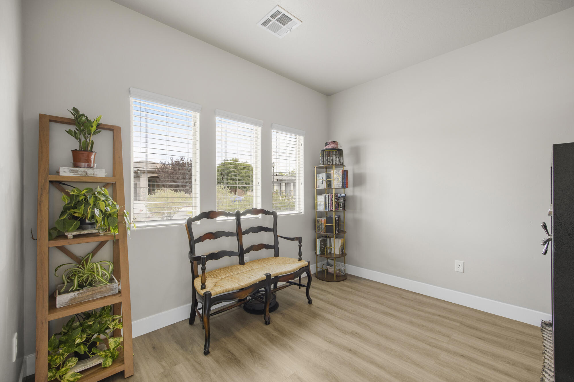 DESERT CREST - Residential