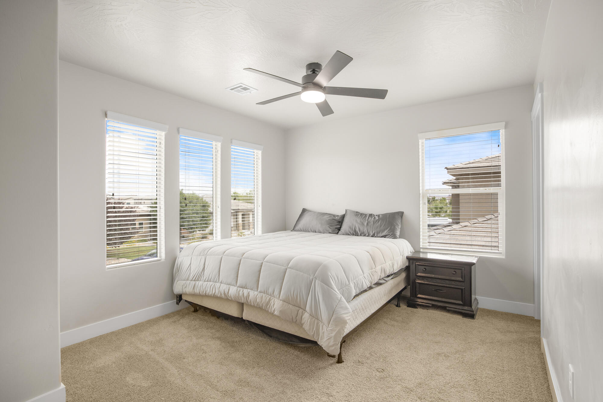 DESERT CREST - Residential