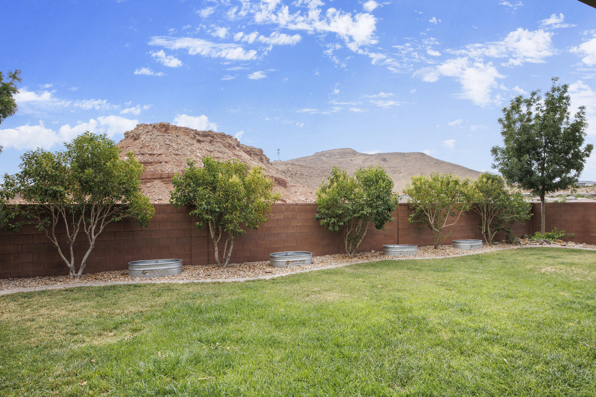 DESERT CREST - Residential