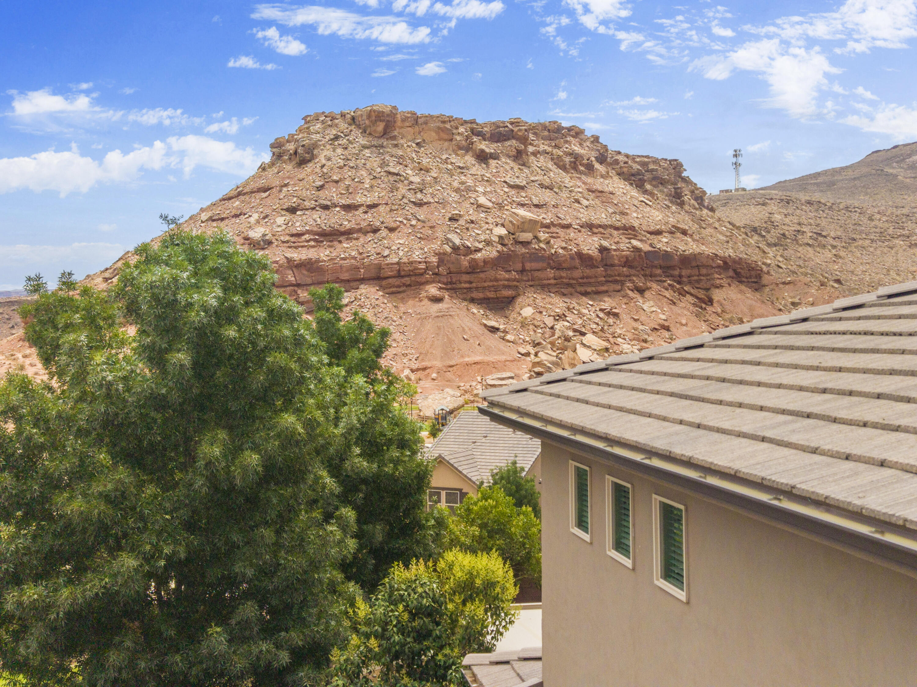 DESERT CREST - Residential