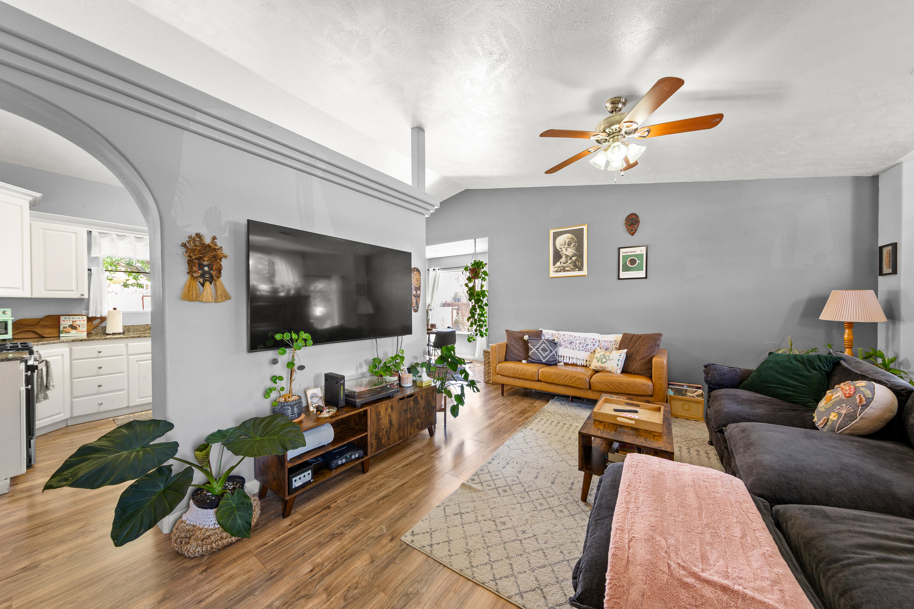 BRADSHAW & HALL - Residential