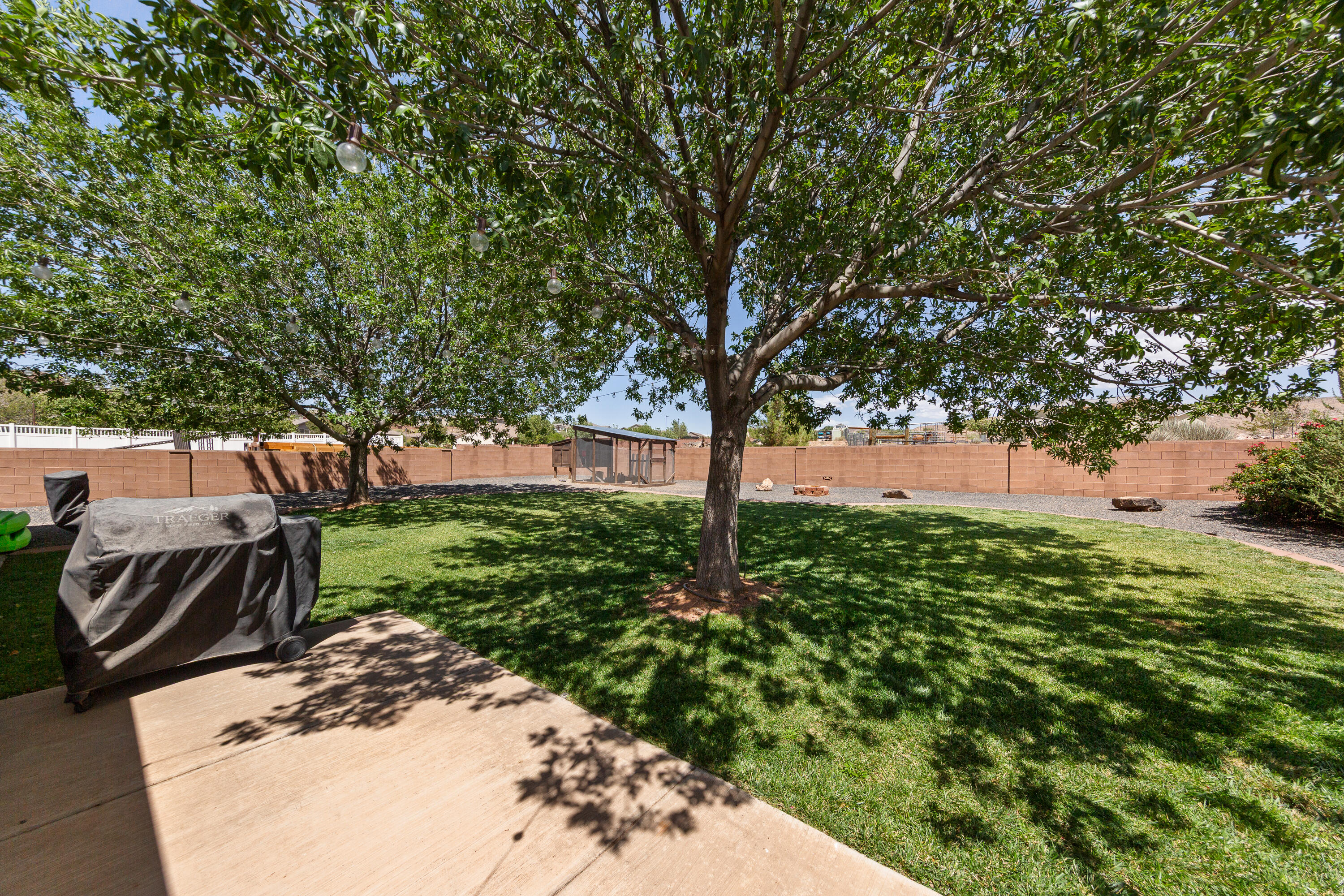 BRADSHAW & HALL - Residential
