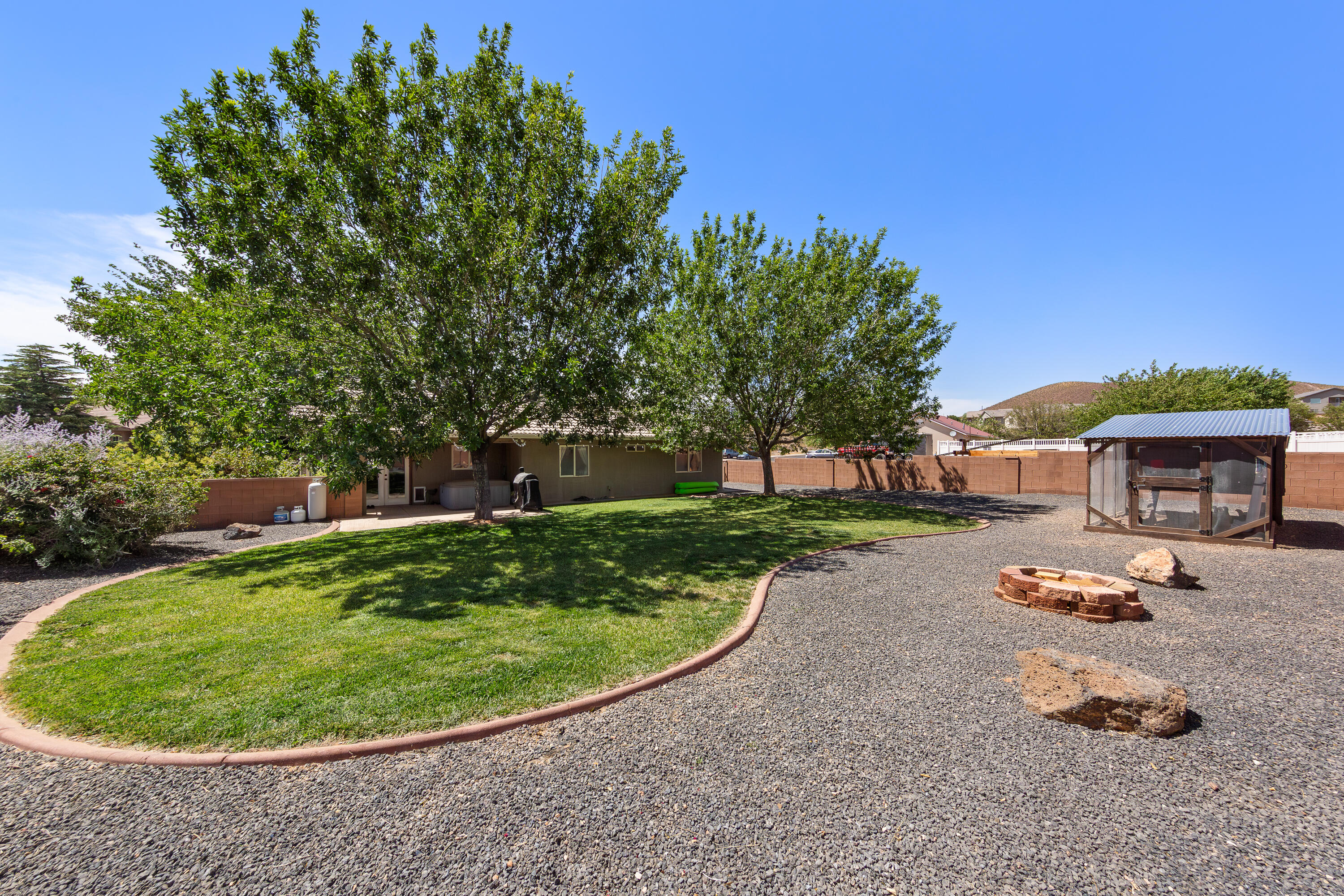 BRADSHAW & HALL - Residential