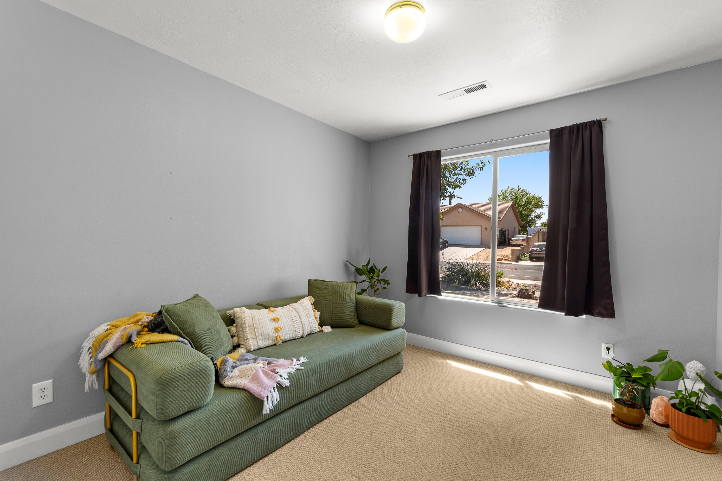 BRADSHAW & HALL - Residential