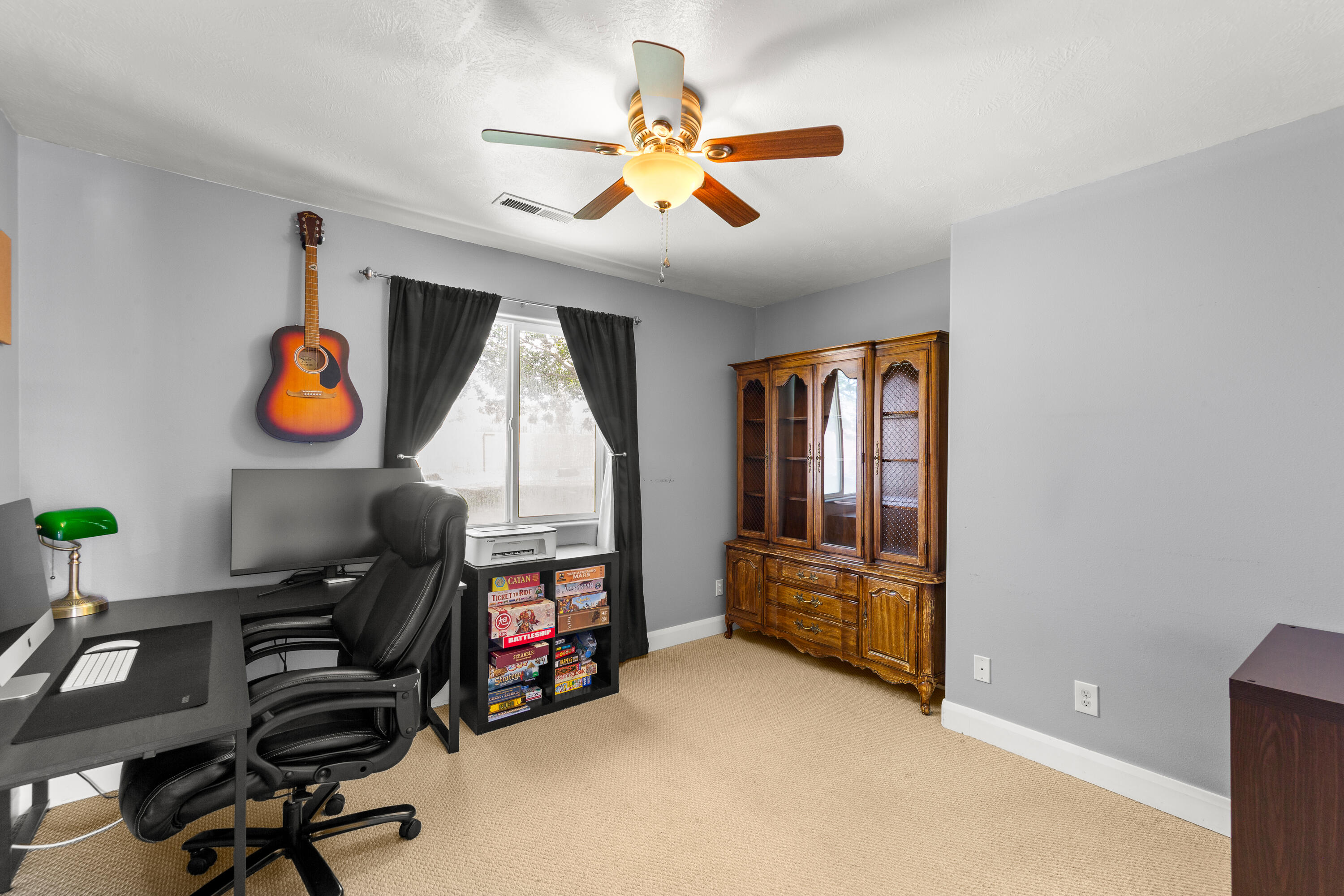 BRADSHAW & HALL - Residential