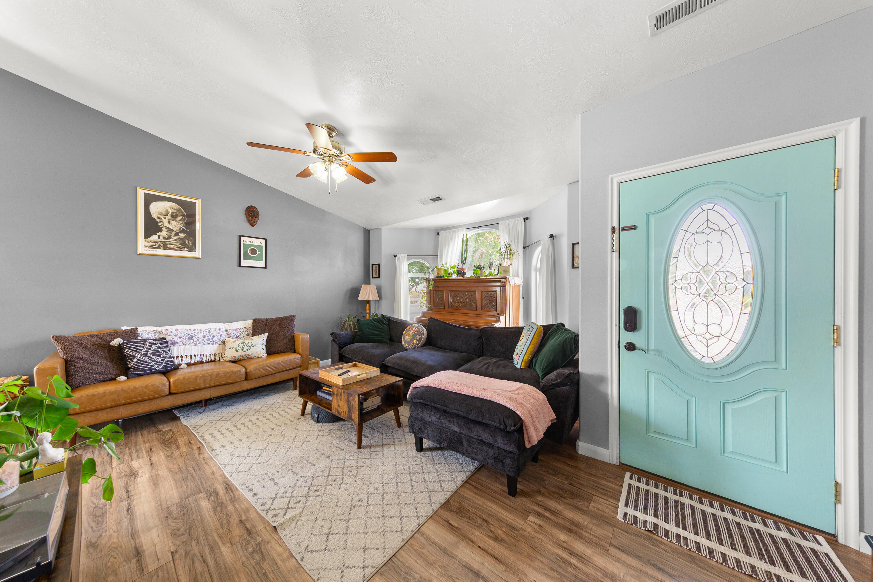 BRADSHAW & HALL - Residential