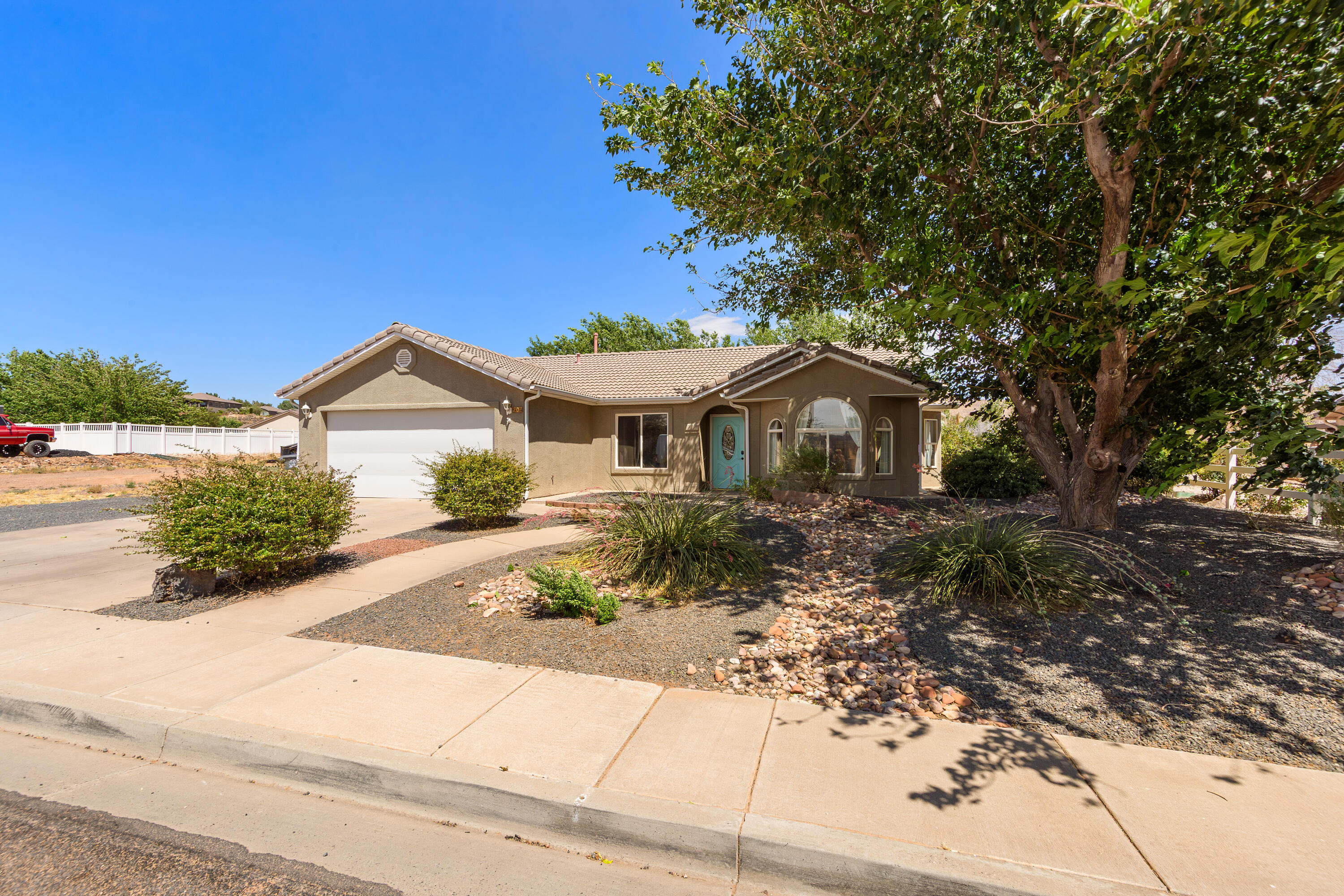 LARGE SHADED BACKYARD, RV PARKING & NO HOA!!
If you've been looking for a little more space and a backyard you can actually enjoy, this one is worth a look. The large backyard offers plenty of shade, a covered patio, and room for everything from entertaining to gardening. Chickens are allowed, giving you even more flexibility to make the property your own.
Inside, you'll find 3 bedrooms, 2 bathrooms, and vaulted ceilings that make the home feel open and inviting. There's also RV parking and no HOA, so you'll have the freedom to use your property the way you want.
Whether you're looking for your first home, your last home, or something in between, this property offers features that are getting harder to find.