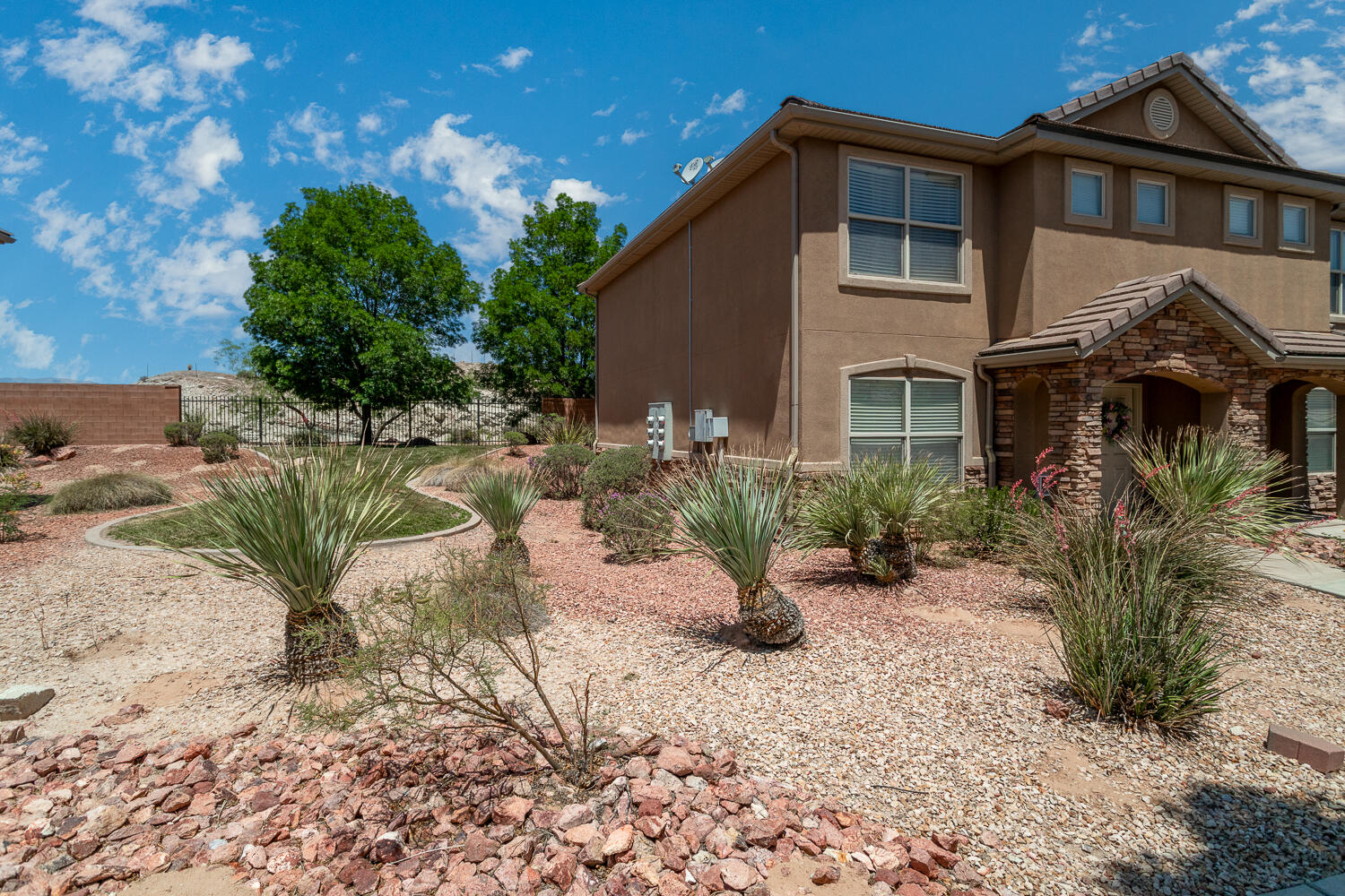 HIDDEN VALLEY TOWN HOMES - Residential