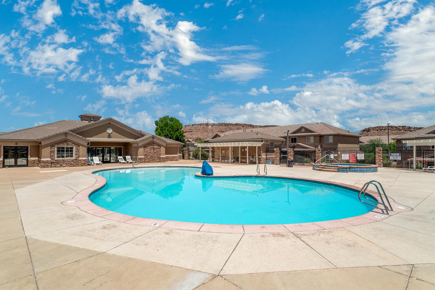 HIDDEN VALLEY TOWN HOMES - Residential