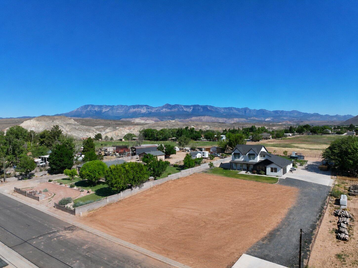 APRICOT ACRES - Land