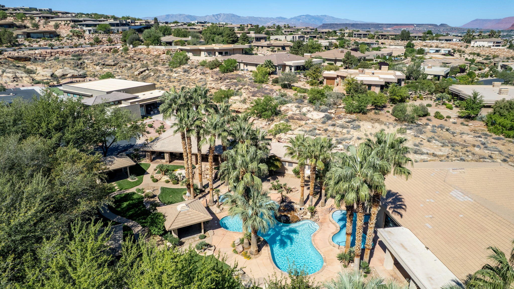 STONE CLIFF TOWNHOMES - Residential