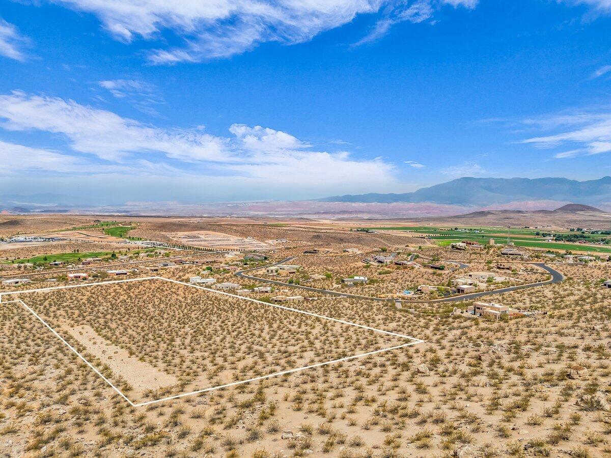MOCCASIN FLATS - Land