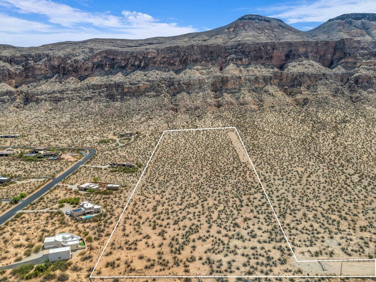 MOCCASIN FLATS - Land