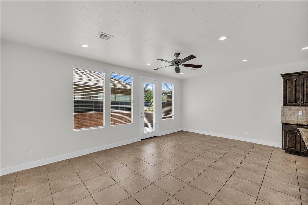 CORAL RIDGE TOWNHOMES - Residential